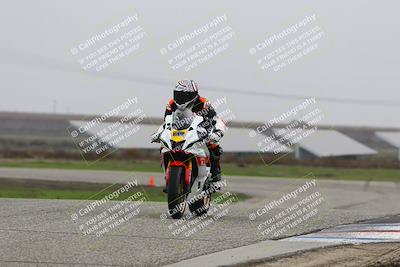 media/Nov-29-2025-TrackDaz (Sat) [[10ae2d9bce]]/B Group/Session 4 (Wheelie Bump)/